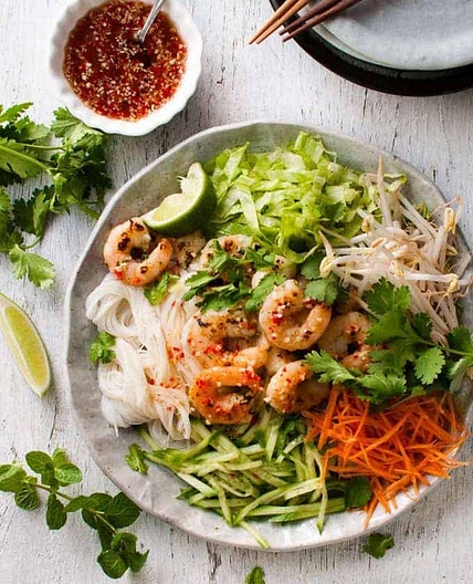 Vietnamese Garlic Shrimp (Prawn) Noodle Salad