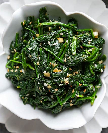 Korean Spinach Side Dish (Sigeumchi Namul)