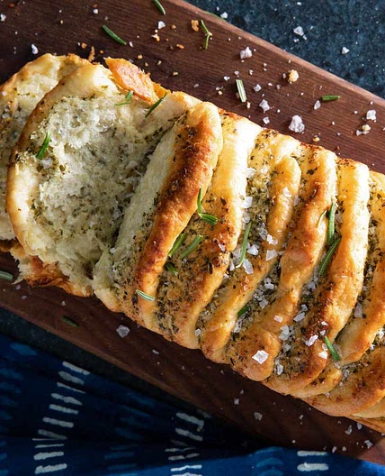Pull-Apart Rosemary-Garlic Bread