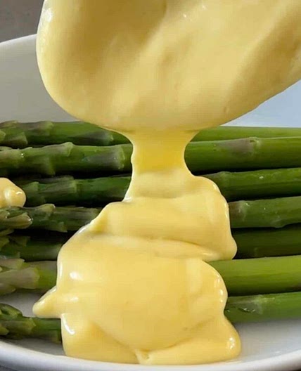 The Easiest Hollandaise Sauce