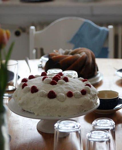 Raffaellotorte mit Himbeeren
