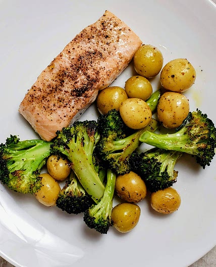 Salmon with Broccoli and Potatoes