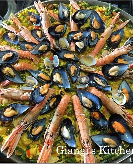 Paella Valenciana- Love and romance around the world