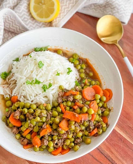 Hearty Pea and Carrot Stew (Bazella w Roz)
