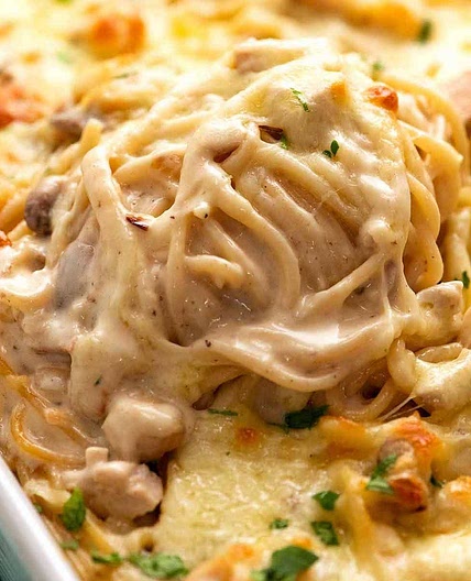 Chicken Tetrazzini (creamy chicken mushroom pasta bake)