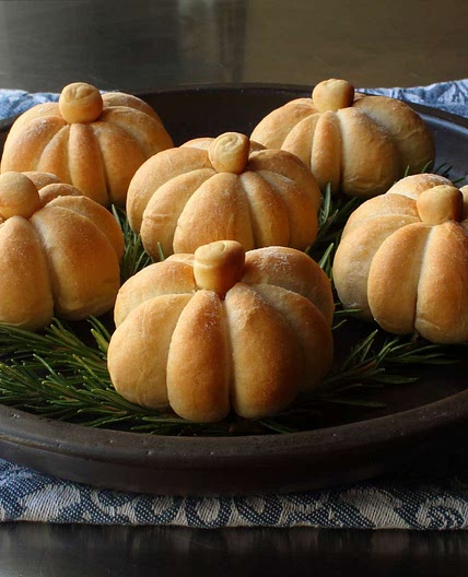 Pumpkin-Shaped Dinner Rolls