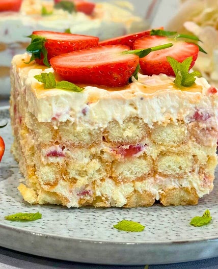 Strawberry Tiramisu No Alcohol (Eggless, No Coffee!)