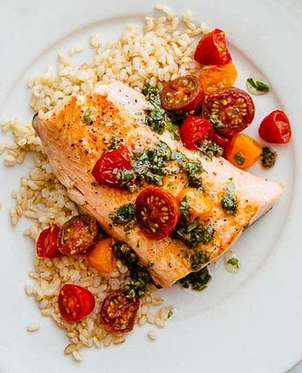 Low FODMAP Salmon with Basil-Caper Pesto