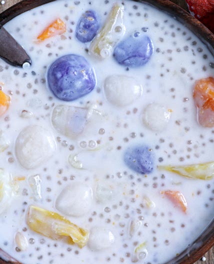 Ginataang Bilo bilo (glutinous rice balls in coconut milk)