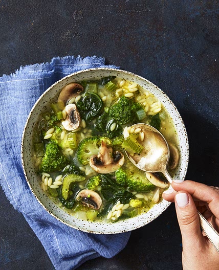 Supergreen Mushroom & Orzo Soup