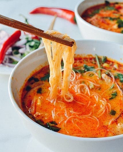 15-Minute Coconut Curry Noodle Soup