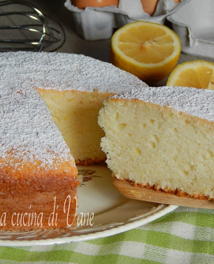 TORTA DI ALBUMI CON RICOTTA E LIMONE