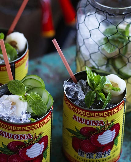 Green tea and lychee cocktails with mint and cucumber