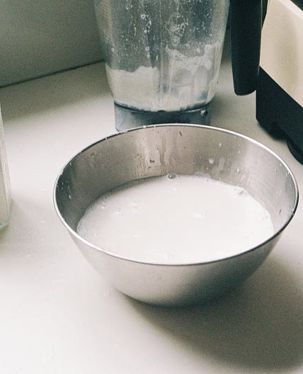 How to make almond milk
