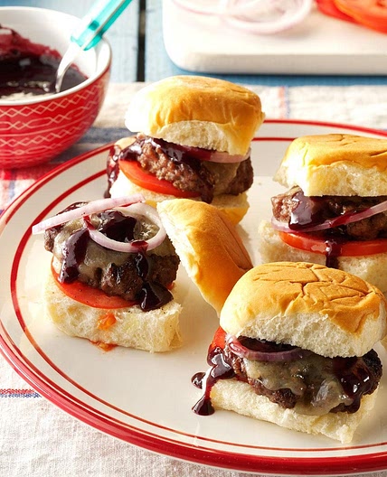 Sliders with Spicy Berry Sauce