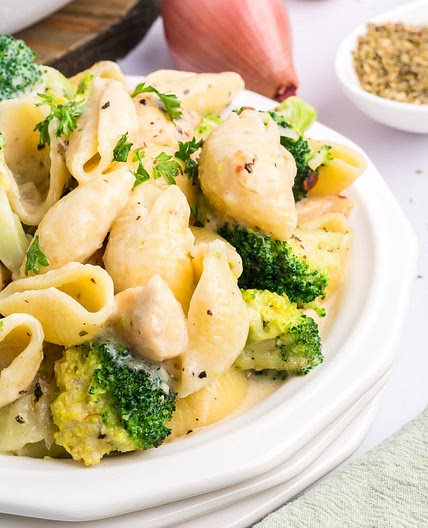 Easy Chicken and Broccoli Pasta