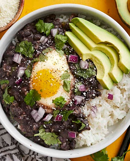 Black Beans with Eggs