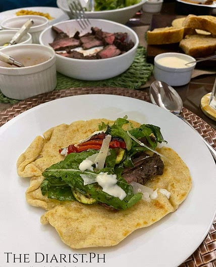 Grilled steak in pita