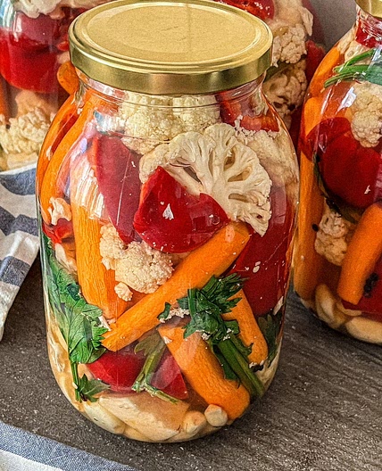 Balkan Pickled Vegetable Mix (Turshiya)