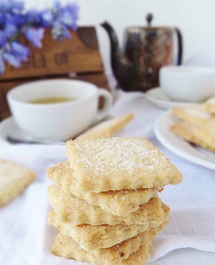 Camomile Tea & Lemon Shortbread