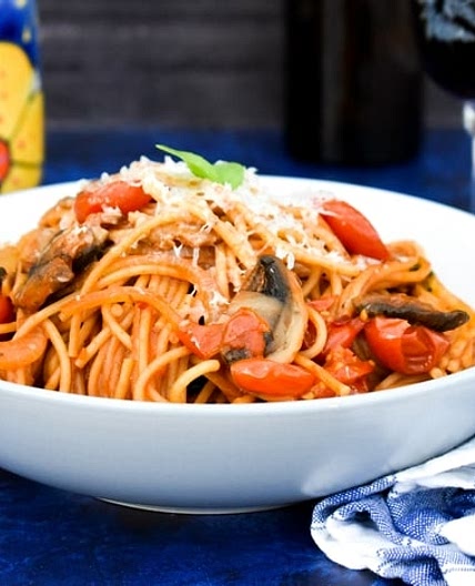 One-Pot Mushroom & Cherry Tomato Spaghetti