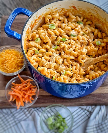 One Pot Skinny Buffalo Chicken Pasta