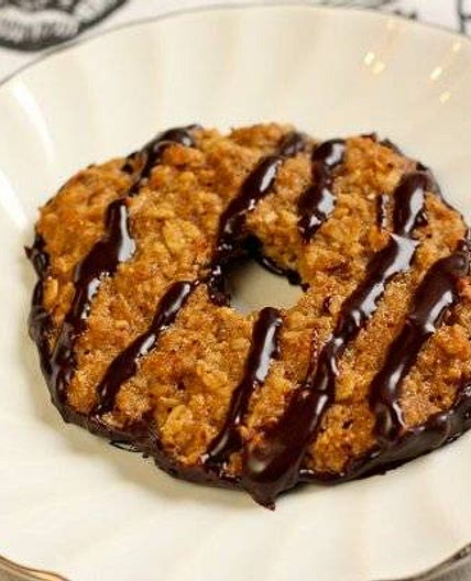 Samoa-Like Coconut Oatmeal Cookie