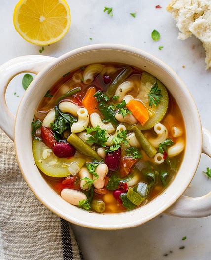 EASY MINESTRONE SOUP (SLOW COOKER)
