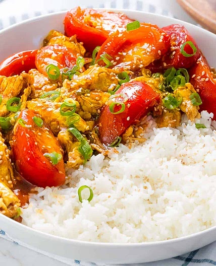 10 Minute Chinese Tomato Egg Stir Fry (番茄炒蛋)