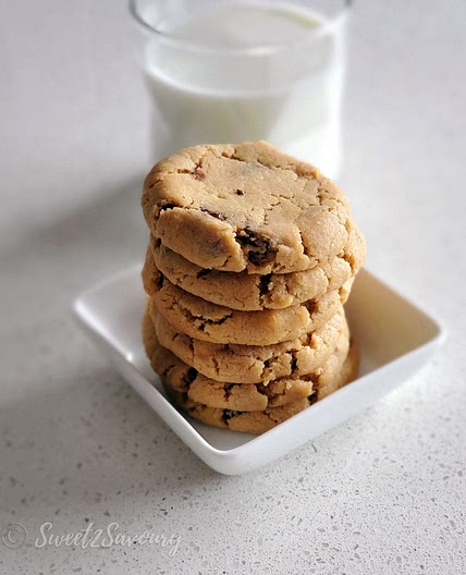 Easy Egg-Free Soft Peanut Butter Chocolate Chip Cookies