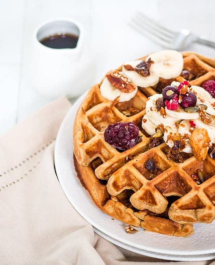 Date, Banana and Oat Flour Waffles In The Blender