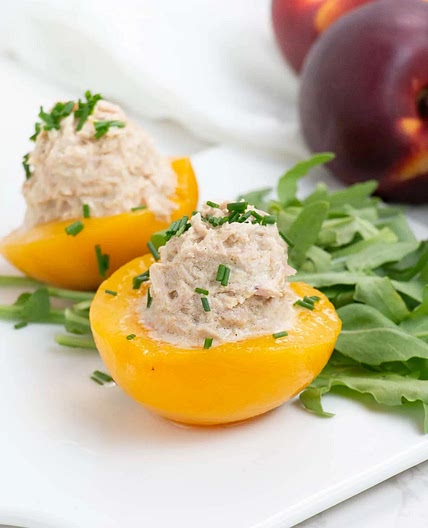 Tuna Peaches (Pêches au thon)