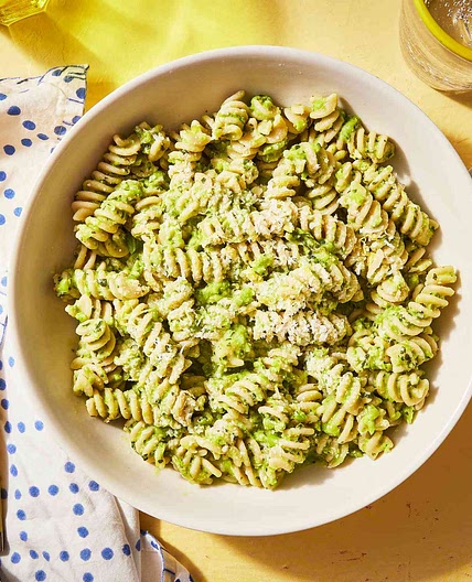 Creamy Green Pea Pesto Pasta