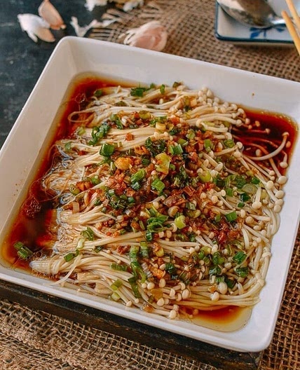 Enoki Mushrooms with Garlic & Scallion Sauce