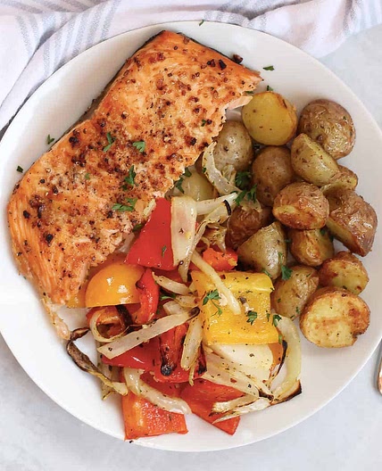 Air fryer Salmon with Vegetables and Potatoes