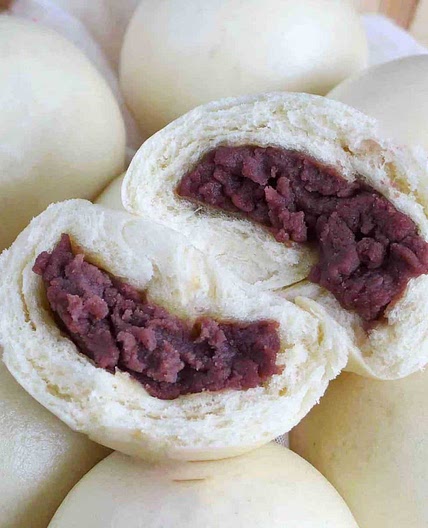 Red Bean Buns (Dou Sha Bao, 豆沙包)