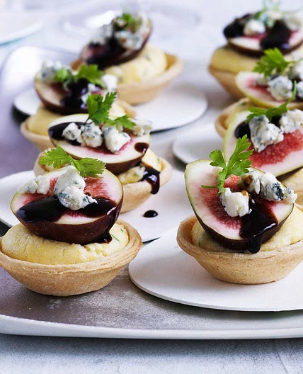 Polenta, blue cheese and fig tarts