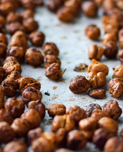 Crispy Cinnamon Roasted Chickpeas