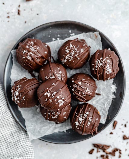 Crispy Toasted Quinoa Chocolate Peanut Butter Truffles
