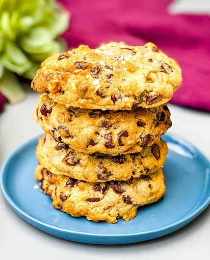 Easy Air Fryer Chocolate Chip Cookies