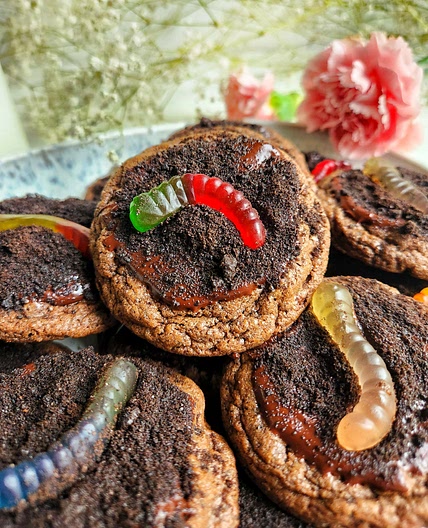Dirt and Worms Cookies