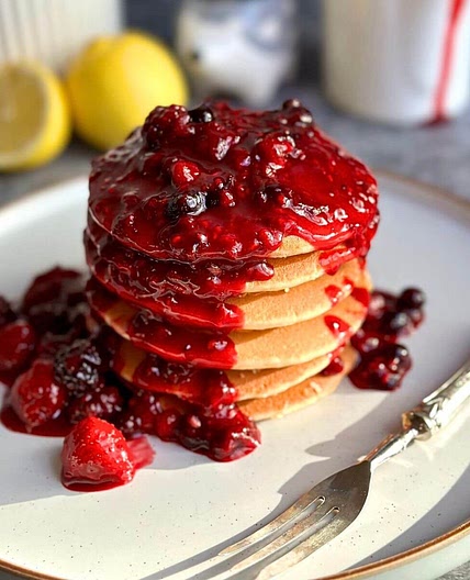 Easy 4-Ingredient Berry Dessert Sauce