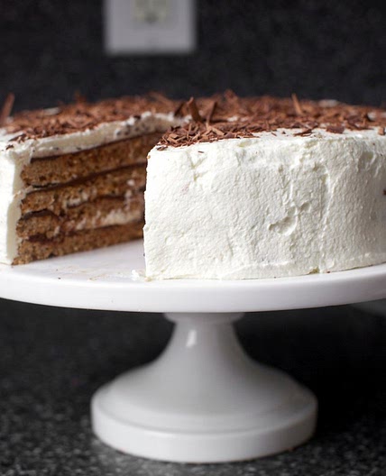 chocolate-hazelnut macaroon torte