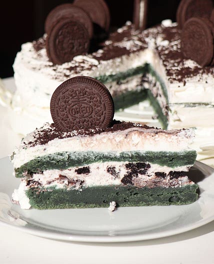 Green Velvet Cheesecake (With Oreos)