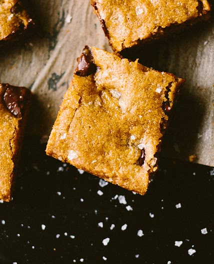 Salted Chocolate Chip Cookie Bars