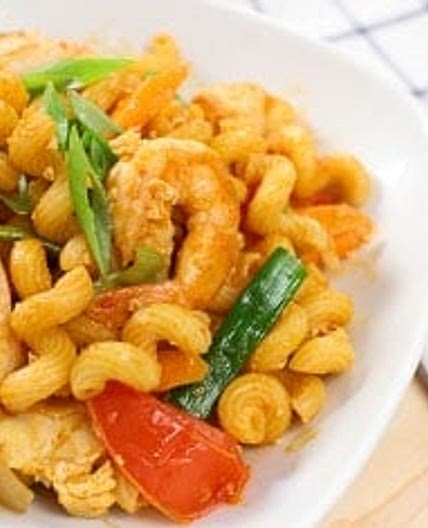 Thai-Style Pasta "Pad Macaroni" ผัดมักกะโรนี