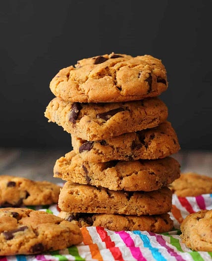 Vegan Peanut Butter Chocolate Chip Cookies