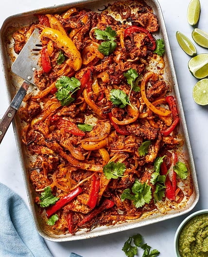 Chicken fajita traybake