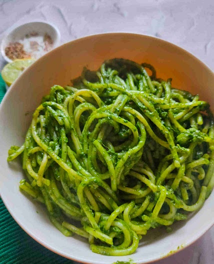 Creamy Vegan Spinach Pasta Recipe (Easy Pasta Sauce)