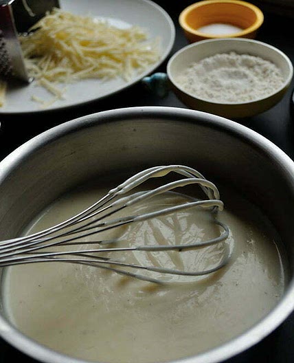 Classic Béchamel Sauce in 4 Steps